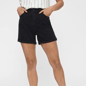 NWOT Vero Moda Black Denim "Nineteen" Shorts